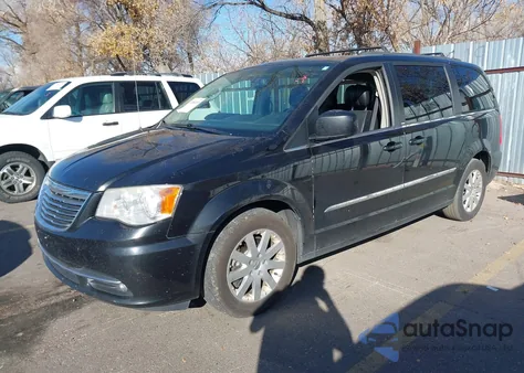 2013 Chrysler Town & Country Touring z USA, uszkodzony, nr VIN 2C4RC1BG7DR559572